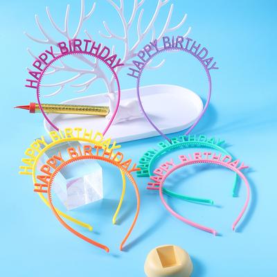 Godisfärgade Grattis på födelsedagen Pannband med Taggar Plast Hårbyglar Band Spännen Festdekoration Tiara Kronor Accessoarer