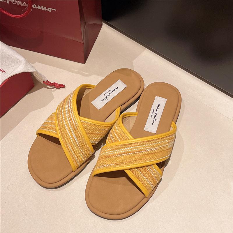 Flat-bottomed retro woven cross-strapped cool slippers fairy shoes outer wear 2025 summer vacation beach roman slippers