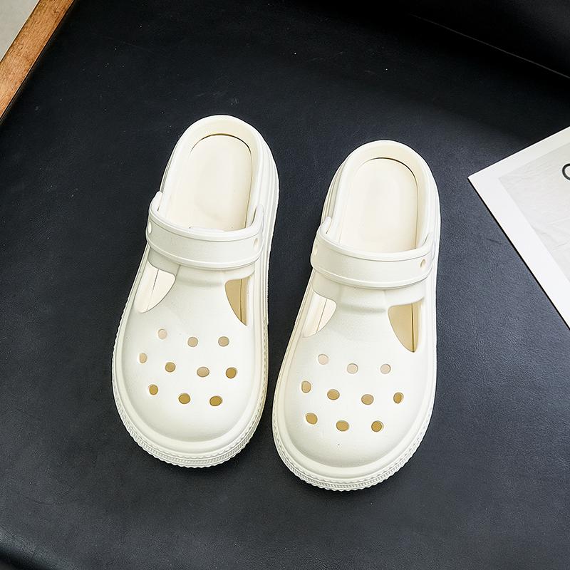 Fashion Closed Toe Thick Platform Slippers Women 2025 Summer Non Slip Soft Sole Beach Sandals Woman Hollow Out Slides Female