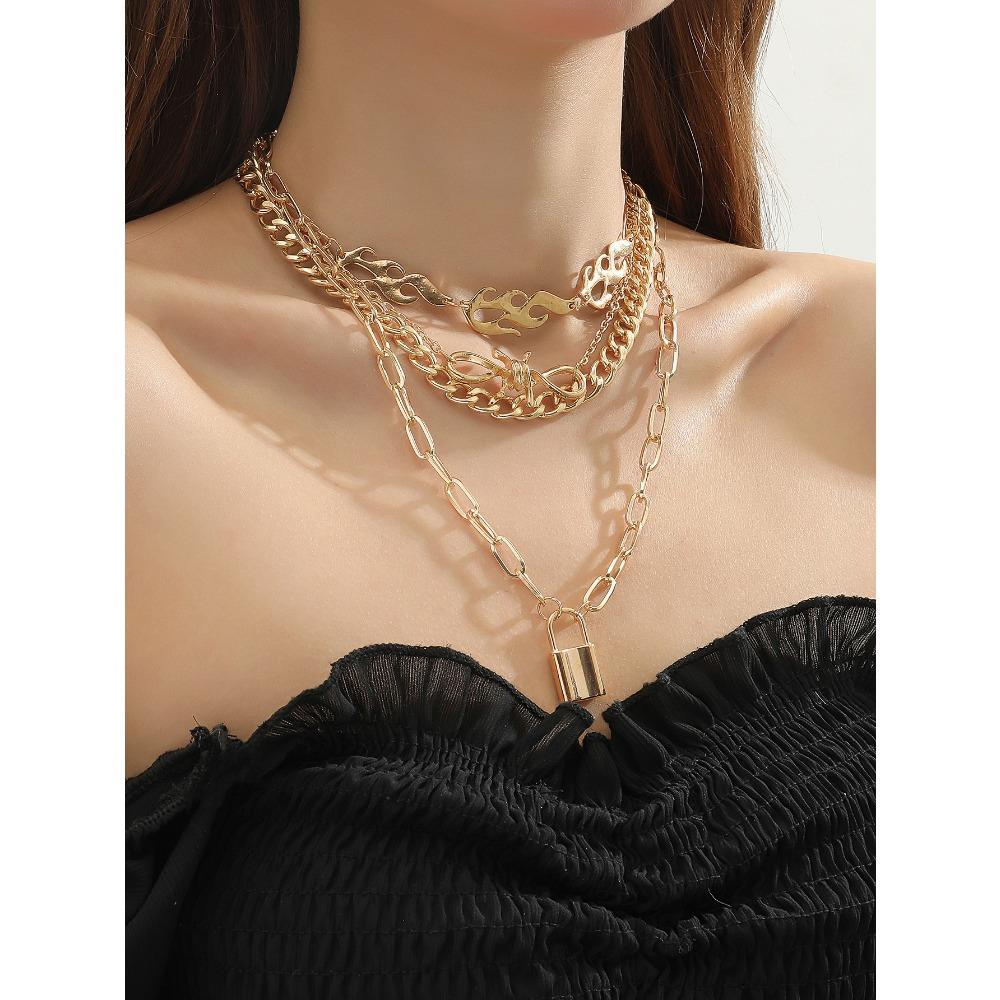 Collier Métal Rétro Niche Personnalisé Chaîne Épaisse Pendentif Alliage Amour Ensemble de Colliers pour Femmes