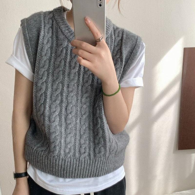 Korean Retro Knitted Sweater Vest Pullover Spring 2023 Sweater Tank Top Women New Spring Vest Round Neck Sleeveless Vest Female
