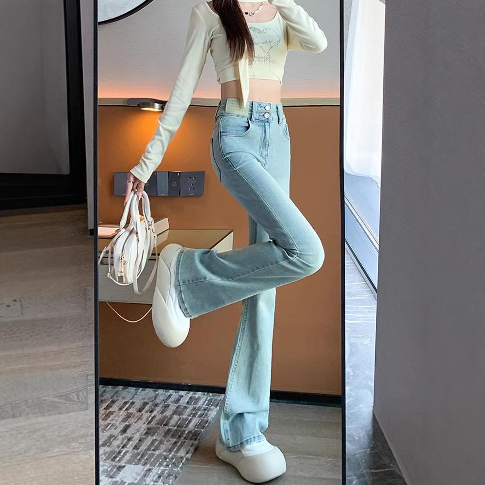 Women's Petite Vintage Light-Wash Micro-Flare Jeans - High-Waisted, Slim Fit for Spring and Autumn