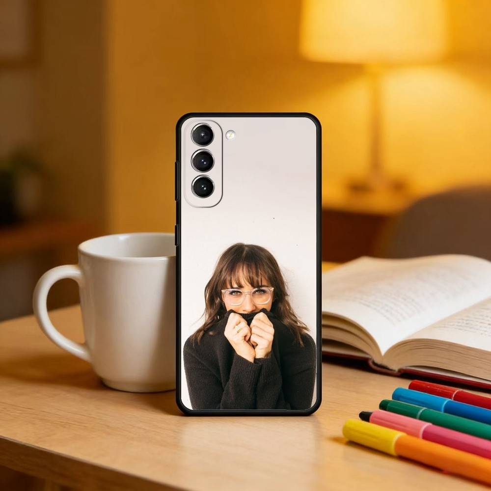 Beauty R-Rashida J-Jones Phone Case For Samsung S25,24,23,22,30,21,10,9,Ultra,Plus,Lite,FE,4,5 G Soft Black Case