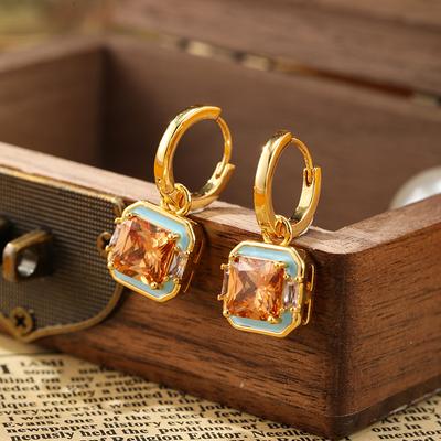 SUYU Zircon Boucles d'oreilles pendantes géométriques carrées émaillées mode Rétro Boucles d'oreilles classiques pour femmes Luxe léger Boucles d'oreilles personnalisées pour femmes