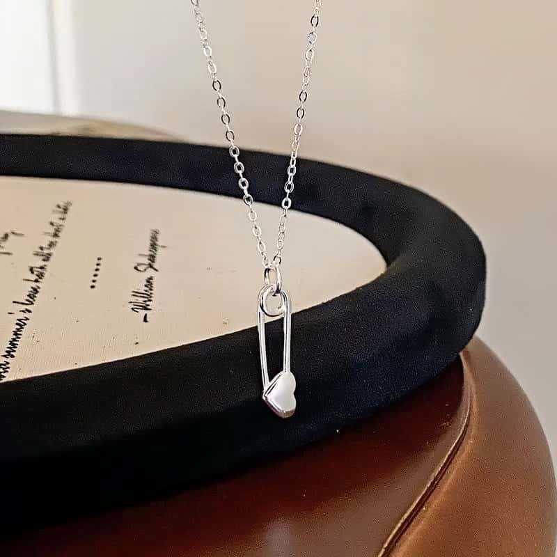 S925 Sterling Silver 18K Gold-Plated Heart Necklace for Women, Stylish Paperclip Clavicle Chain