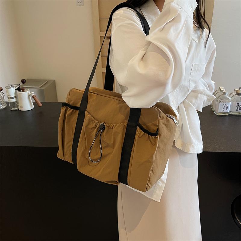 Lightweight Large Capacity Travel Bag Women's Shoulder Bag Solid Color Crossbody Bag