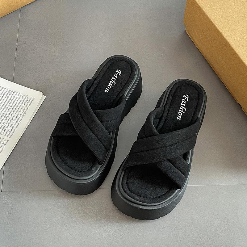 Fashion versatile thick-soled heightening one-word slippers 2025 summer new fairy wind open-toed cross outer wear female cool slippers