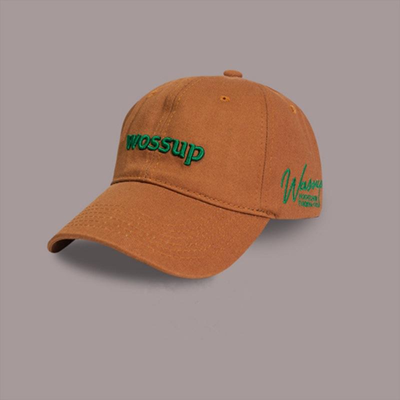 

Шапка Жіноча осінньо-зимова повсякденна універсальна бейсболка з вишивкою з літерами М’яка верхня бейсболка Модна фірмова кепка із загнутими краями з маленьким обличчям Adjustable світло-коричневого кольору