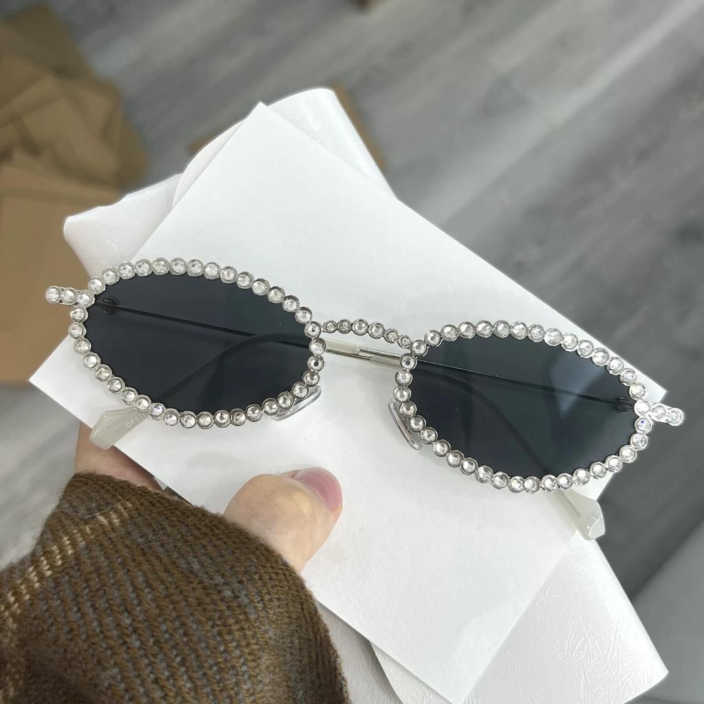 Full Diamond Oval Sunglasses For Women Luxury Fashion Vintage Small Frame Sun Glasses  Kpop Metal Trend Eyewear Party Glasses
