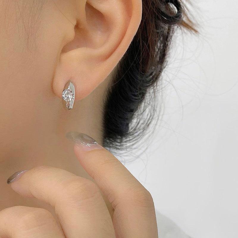 Leichter Luxus High-End Einzelner Diamant Zirkon Ohrstecker Temperament Vielseitige Ohrringe Neujahrsneuer Stil