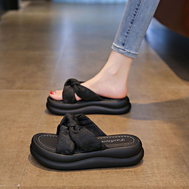 Fairy style fashion versatile popular beach shoes one-word cool slippers thick-soled slippers women's summer wear 2025 autumn new models