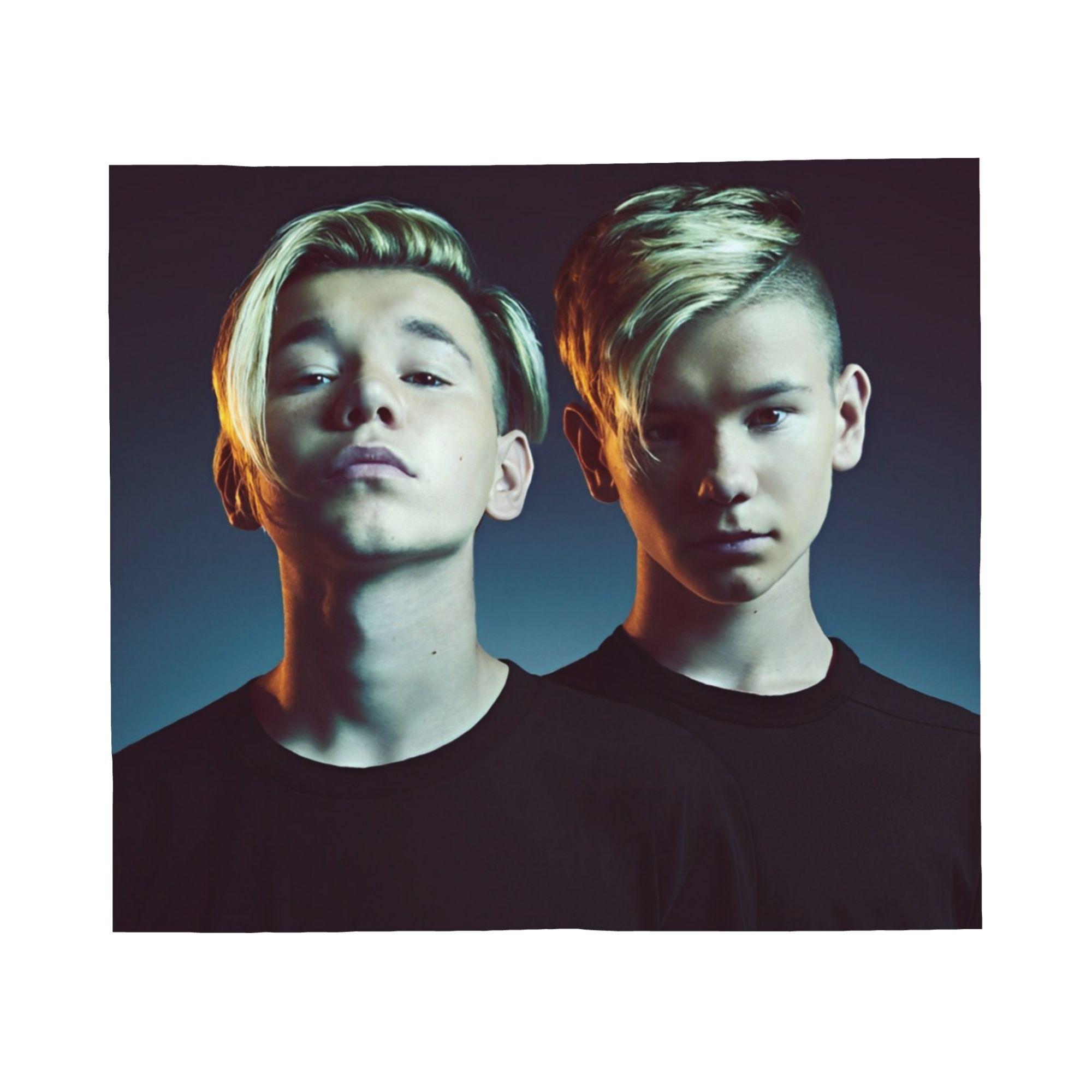 Marcus And Martinus Sweden Blanket Fleece Printed Portable Warm Throw Blanket for Bed Couch Rug Piece Size: 75*100cm, Weight: 230 GSM