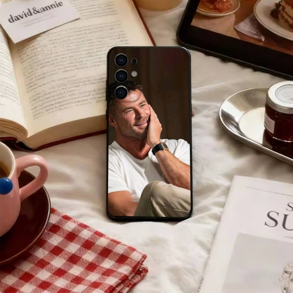 Chris Hemsworth Phone Case For Samsung S25,S24,S21,S22,S23,S30,Ultra,S20,Plus,Fe,Soft Silicone Black Cover