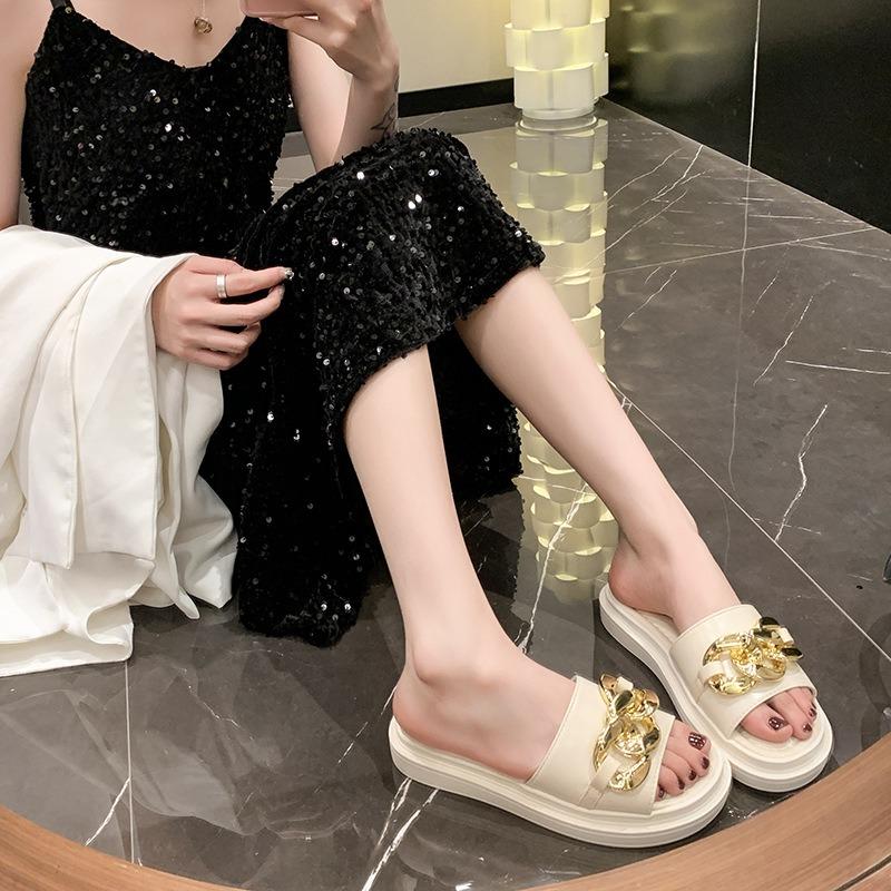 Slippers women's summer outer wear new thick bottom soft bottom temperament beach sandals trendy fashion