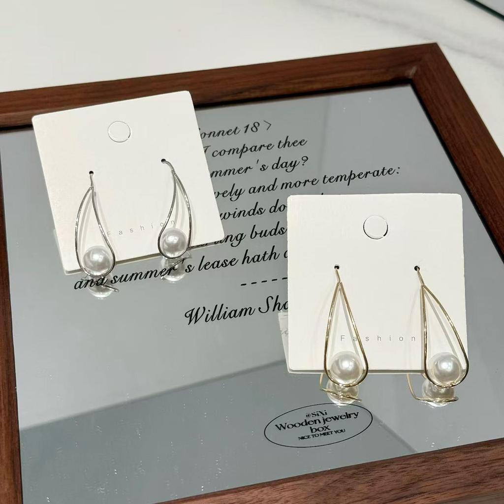 Elegant Vintage Pearl Earrings - Unique, Long, and Luxurious Design for Women