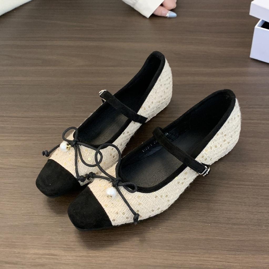 Xiaoxiangfeng shallow mouth single shoes female 2025 new spring French retro gentle fairy style thick heel Mary Jane shoes