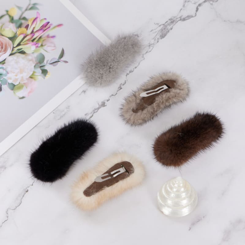 LALA Natural Mink Fur Snap Pin