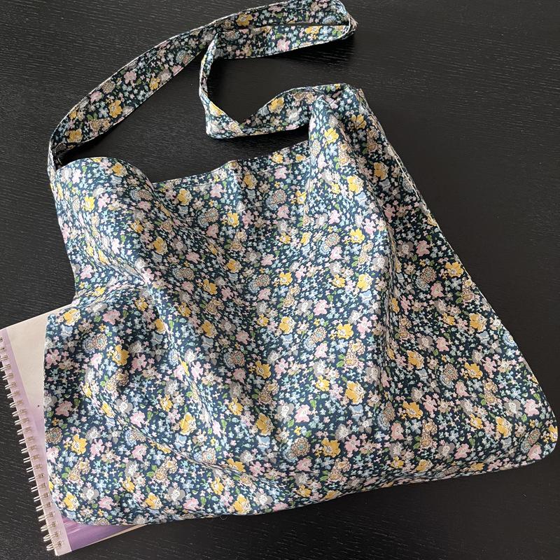 

ins same ink blue floral bag Kong Xiaozhen variety show same shoulder bag thin cotton bag messenger bag thin