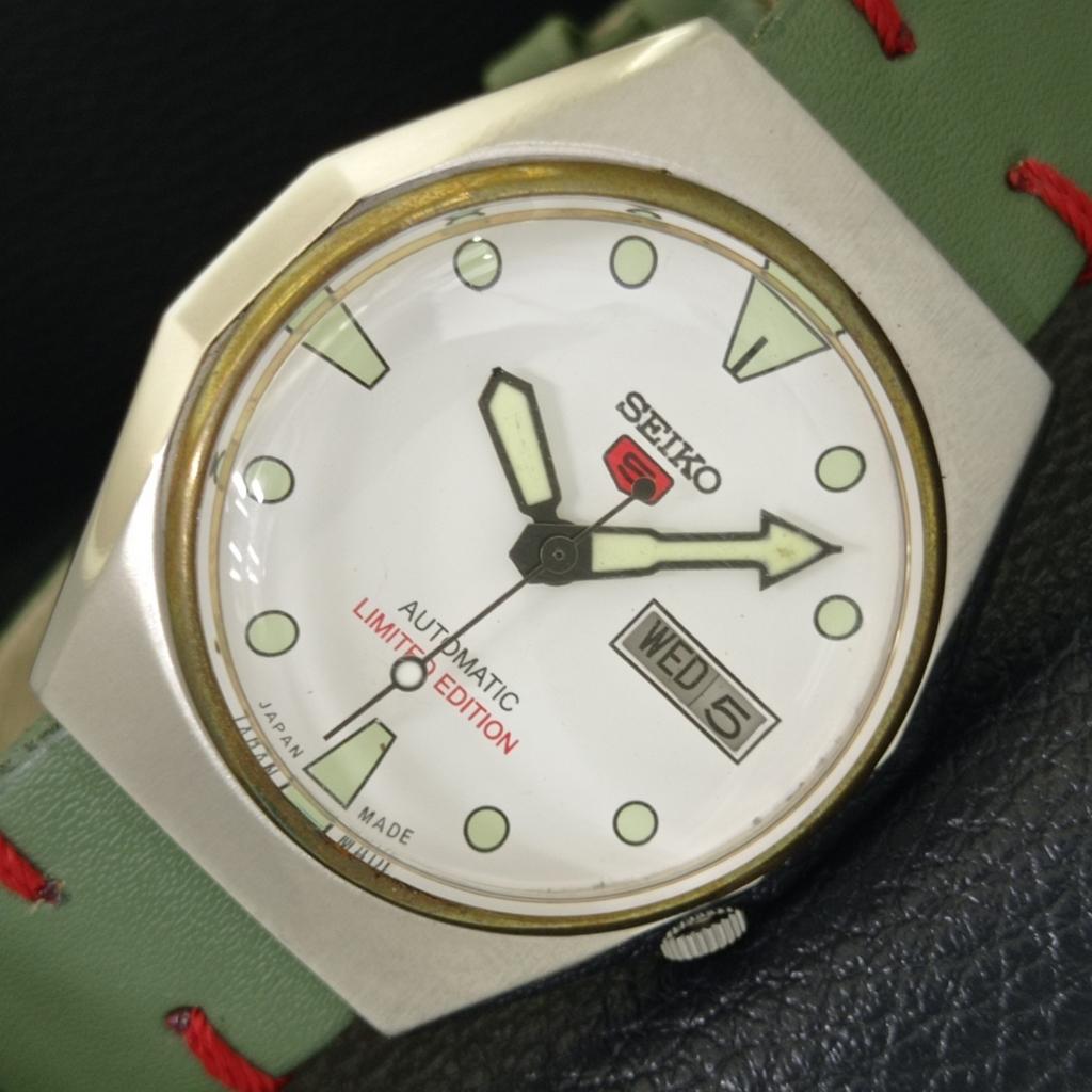 

АВТОМАТИЧЕСКИЕ ВИНТАЖНЫЕ ЧАСЫ SEIKO 5 ЯПОНИЯ 7009A МУЖСКИЕ С БЕЛЫМ ЦИФЕРБЛАТОМ a702318-5 R124-a702318