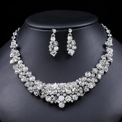 Set di 3 collane, orecchini e zirconi moda eleganti stile palazzo, accessori lussuosi con temperamento per abiti da sposa e banchetti
