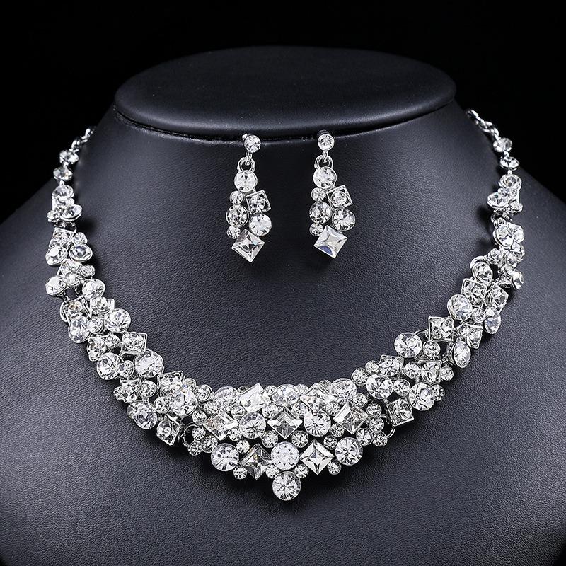 3 ks Módní Elegantní Palácový Styl Náhrdelníky Náušnice a Zirkonové Sady Luxusní Temperament Svatba Banket Šaty Doplňky