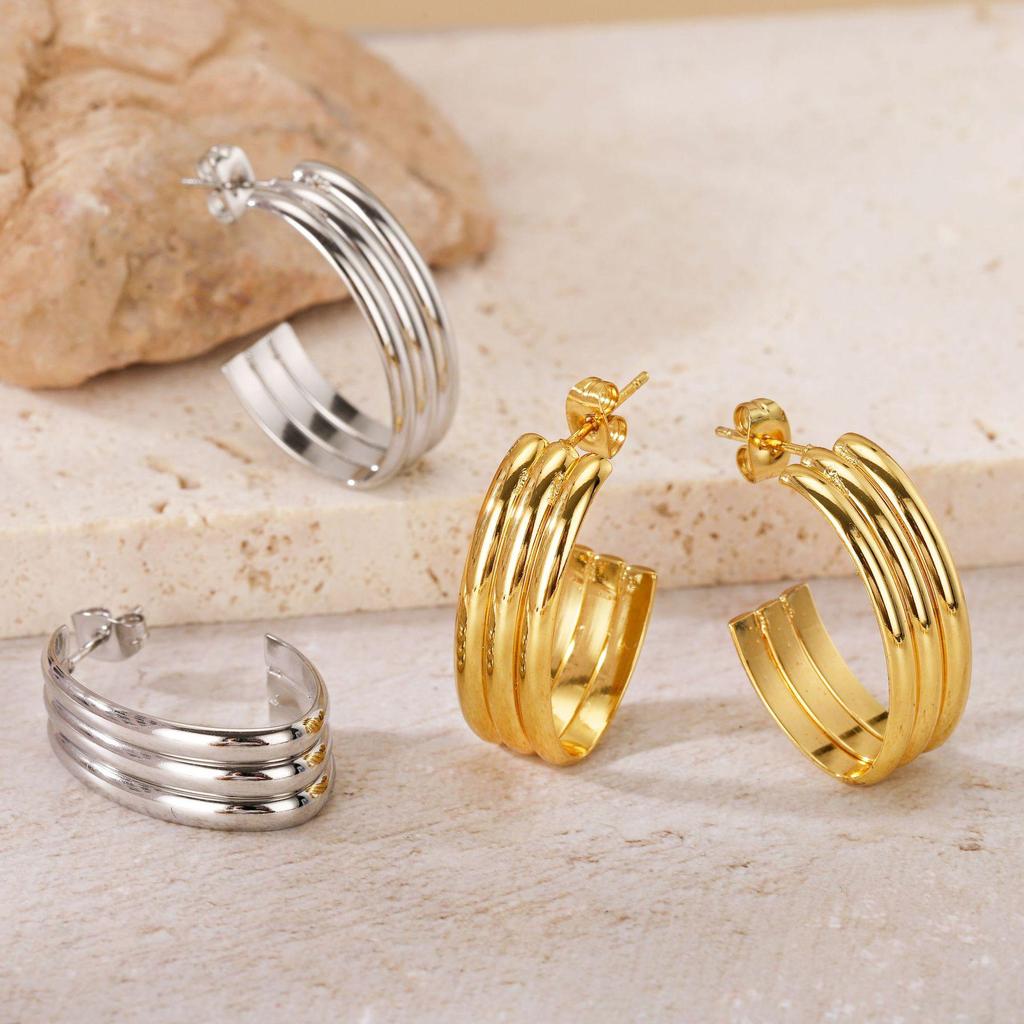 European & American Retro Geometric Hoop Earrings in Titanium Steel with 18K Texture - High-End Niche Design, Trendy Style for Women