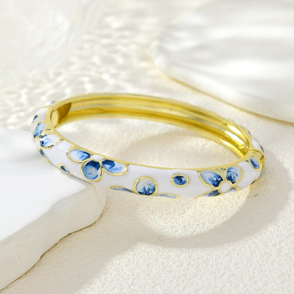 White Blue and White Cultural and Creative Enamel Craftsmanship with National Style