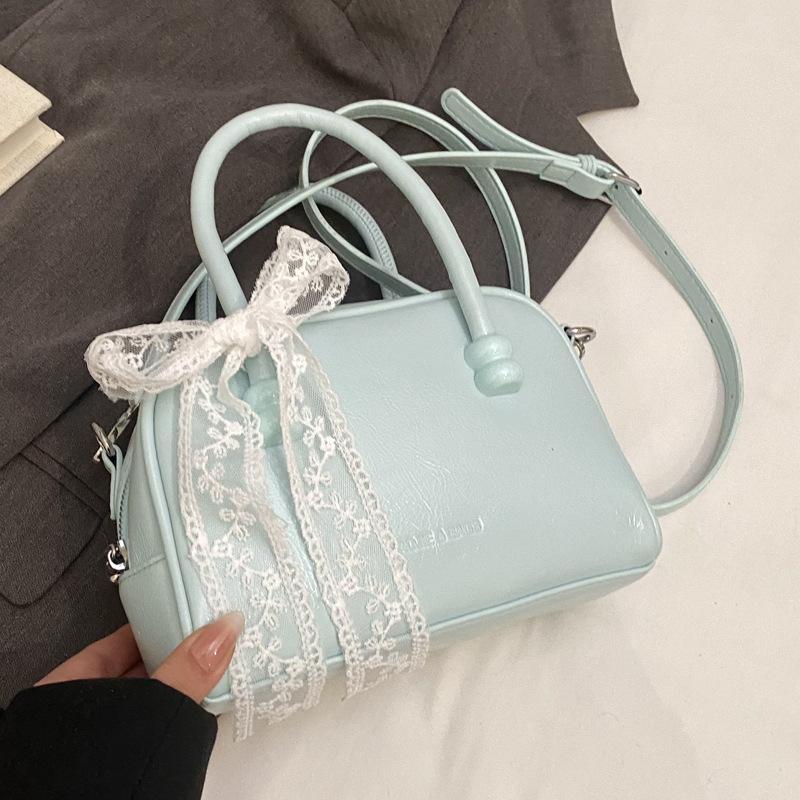 High sense women's bag 2025 new trendy fashion spring and summer niche design messenger bag popular portable pillow bag