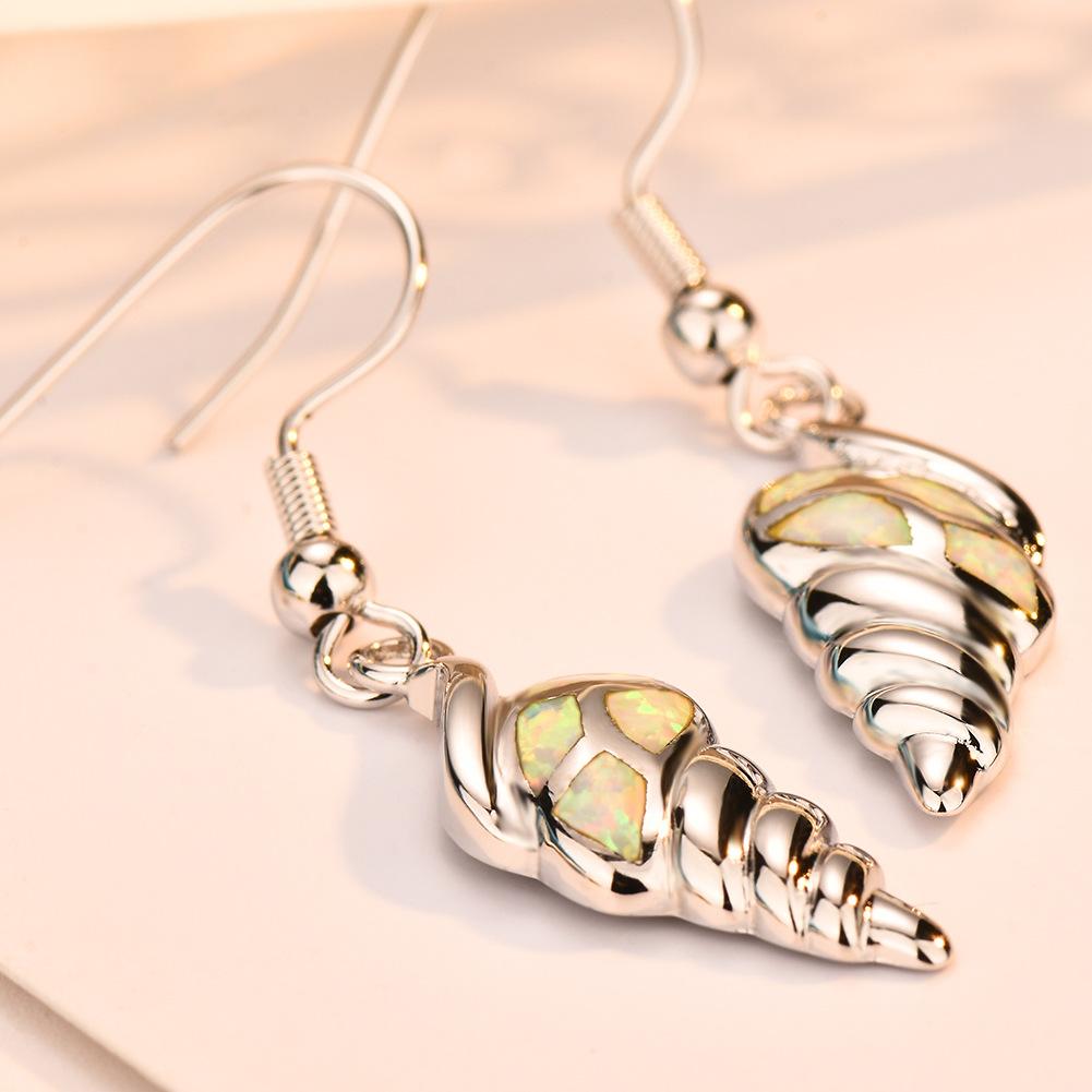 

New Fashionable Personalized Black Gold Blue Conch Earrings Versatile Earrings