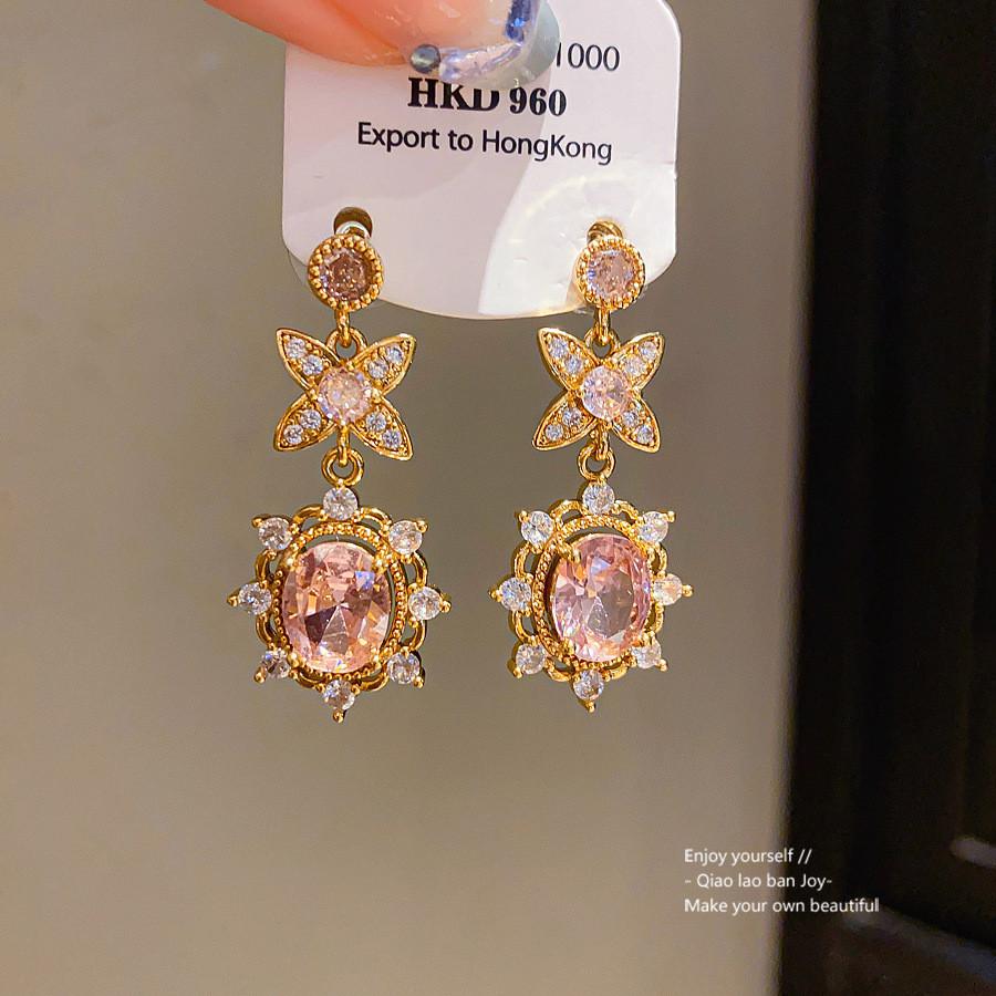 Florale Vergoldete Zirkonia Halskette Mit Elegantem Design Für Damen Freizeitkleidung
