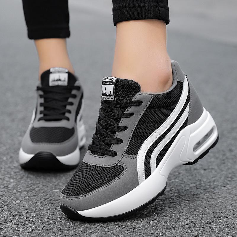 Damen Frühling Weiße Plateau-Sneakers Dicke Sohle Atmungsaktives Mesh Freizeitschuhe Frau Damen Höhenerhöhende Schuhe für Frauen