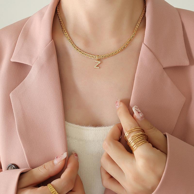 

Личность Геометрическое Креативность 26 Английских Букв Циркон Кулон Киль Цепь Универсальный Тренд Ожерелье