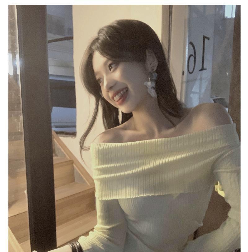 2024 French One-Shoulder Slit Knit Sweater: Women's Spring Irregular Slim-Fit Long Sleeve Top