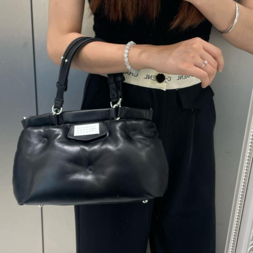 2026 Zahraniční obchod Ovčí kůže Polštářová taška Velká kapacita Módní Všestranná Měkká taška jako oblak Tote Přenosná Večerní taška Ženy