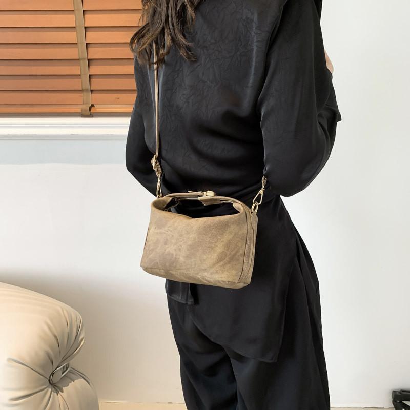 2024 Spring Popular Women's Wholesale Handbag Street Style Crossbody Bag