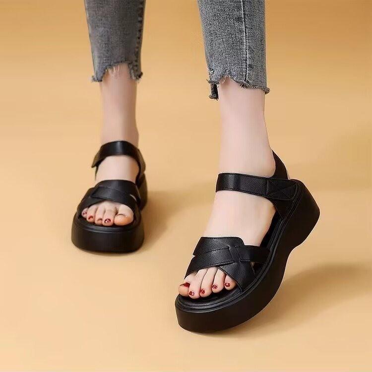 One-word casual wear with beach shoes non-slip Roman shoes with lightweight 2025 summer new platform sandals women