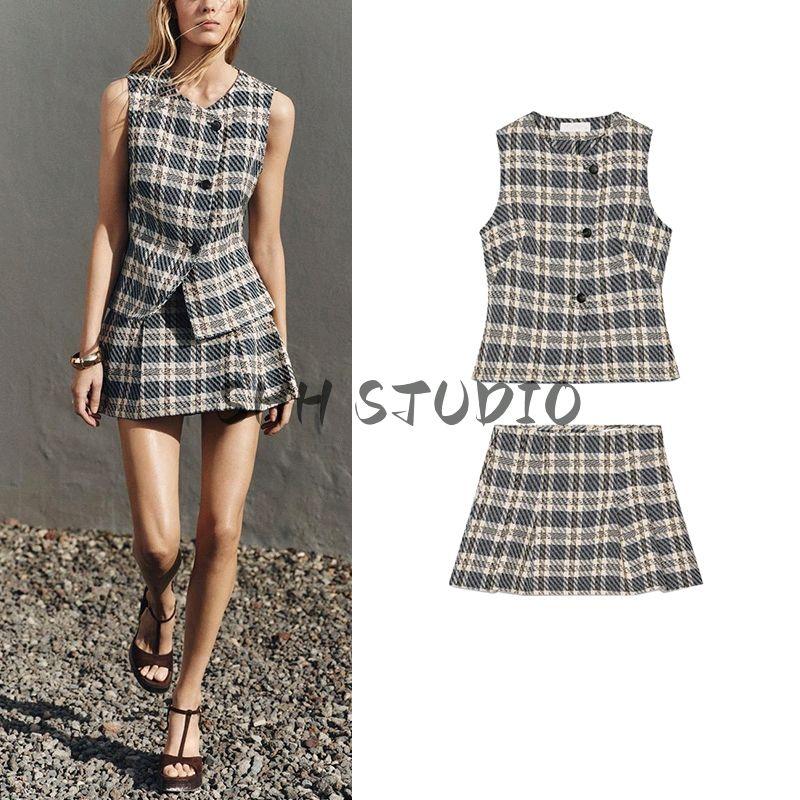 Plaid Texture round Neck Vest Vest 8574021 Wide Pleat Plaid Texture A- Line Skort 8574022
