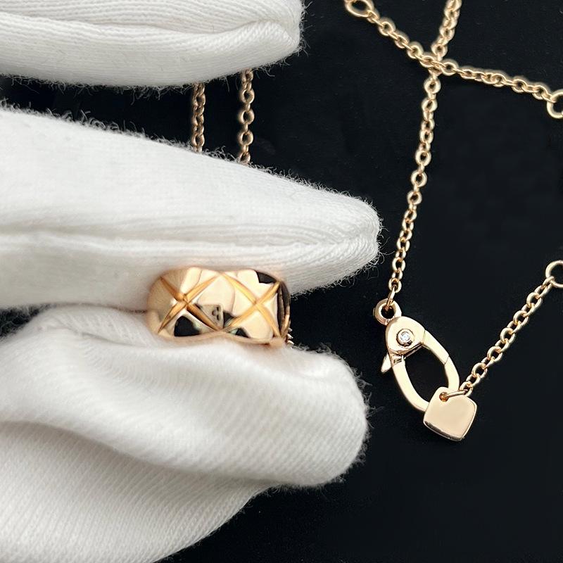 Diamond Pattern Crescent Moon Necklace: Women's Luxury Pendant with Star and Moon Clavicle Chain