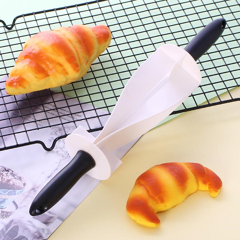 Plastic Handle Potable Kitchen Croissant Bread Sliced Rolling Pin Baking Pastry
