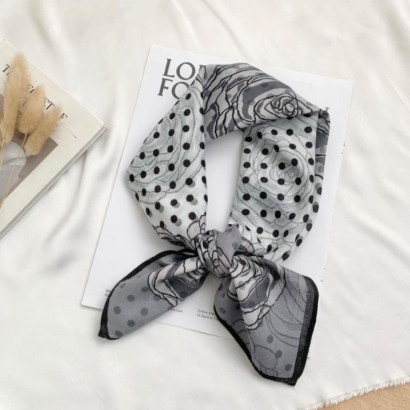 Square scarf new neck scarf scarf small shawl travel bag headscarf versatile cashew flower silk scarf