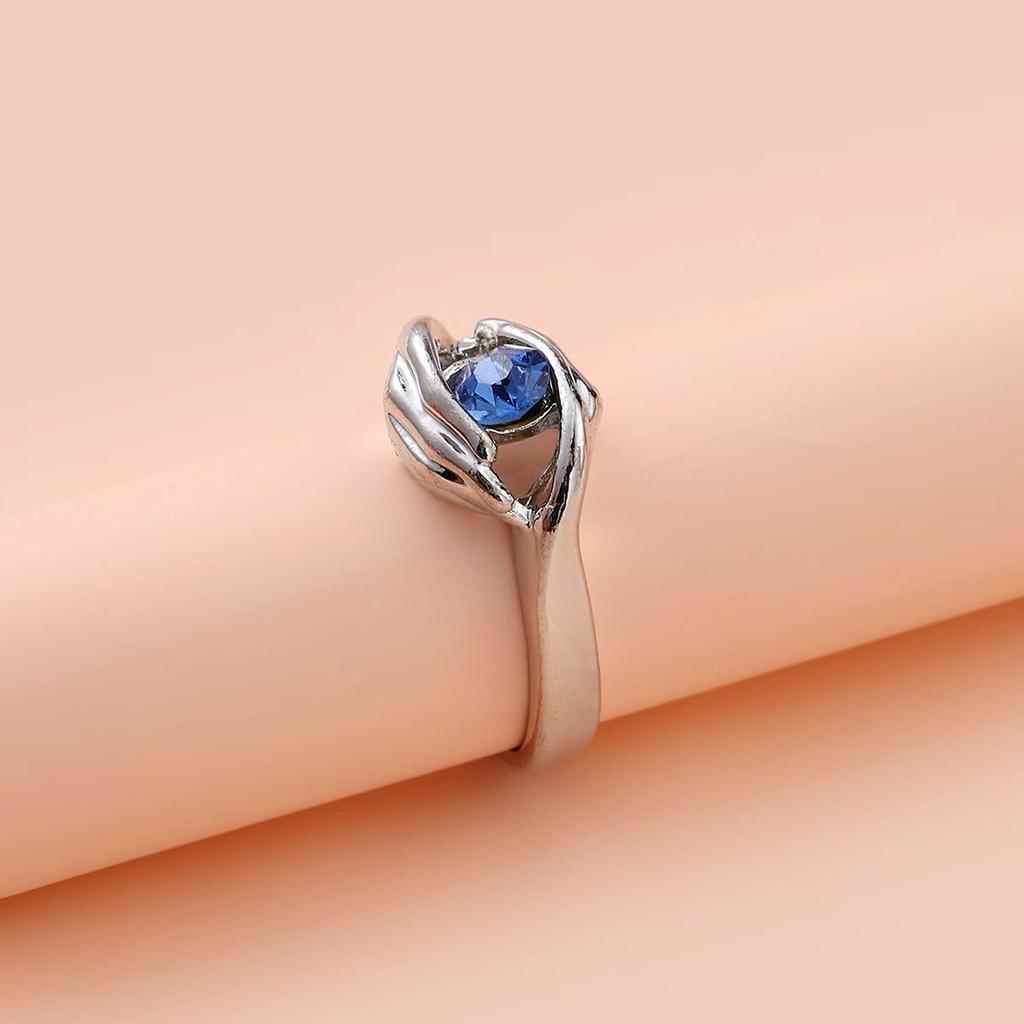 New European Style Fashionable Hands Hugging Sapphire Ring Inlaid with Gemstone Jewelry