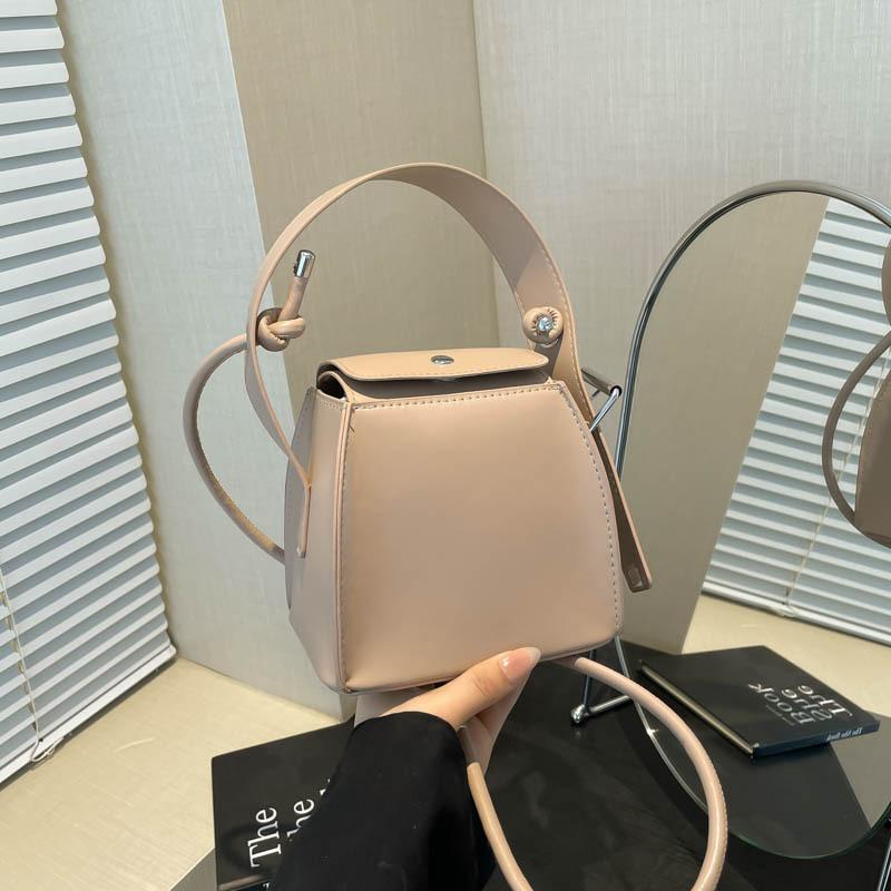 

Персонализированная портативная маленькая квадратная сумка из ПУ, новая трендовая сумка-коробка, модная сумка через плечо, сумка-мессенджер для интернет-знаменитостей с чувством высокого класса хаки