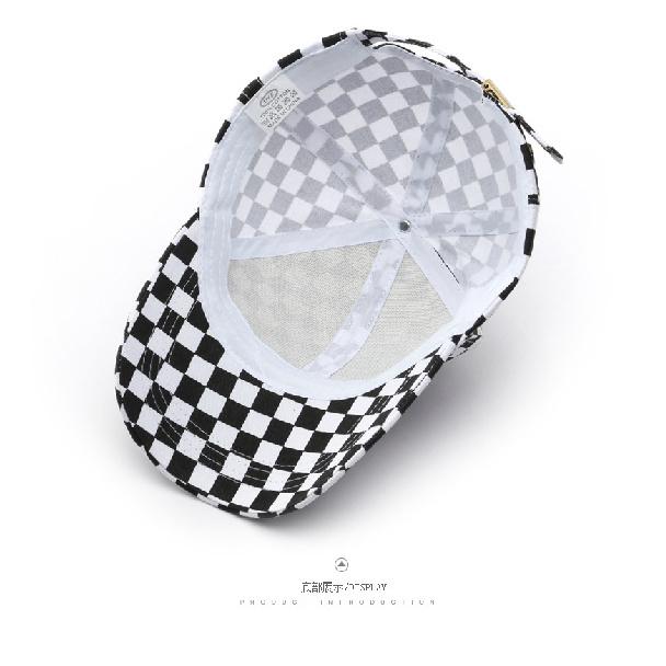 Trendy checkered baseball cap, outdoor sports hat for women, sun-protective visor, men's stylish cap