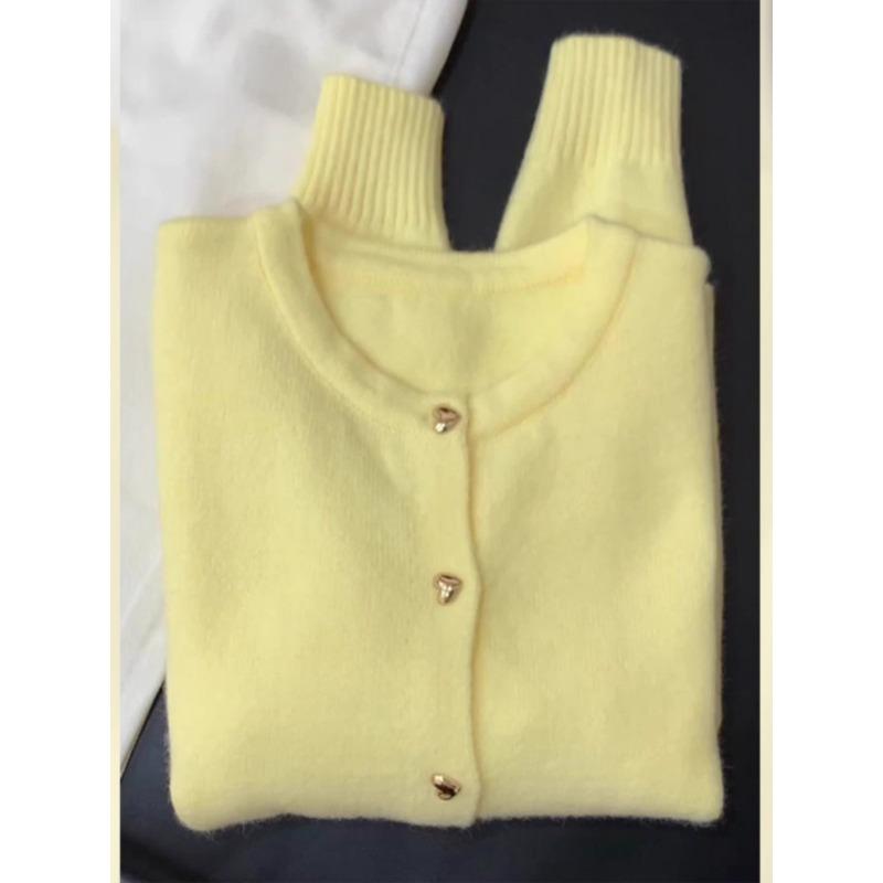 

Fashion milk yellow gold buckle long-sleeved soft waxy knitted cardigan sweater women s autumn and winter coat top one size fits all жёлтый
