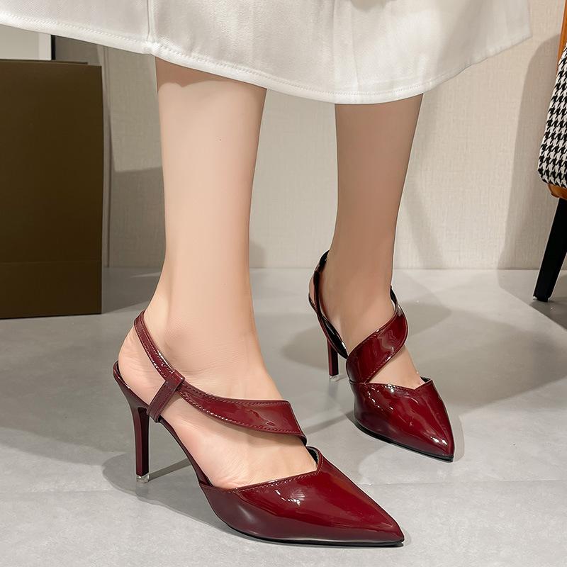 

Fashion 2025 Summer New Patent Leather Pointed Toe Sexy Fine Heeled High Heels Red Career Back Hollow Slides Designer Sandalias De Mujer 42