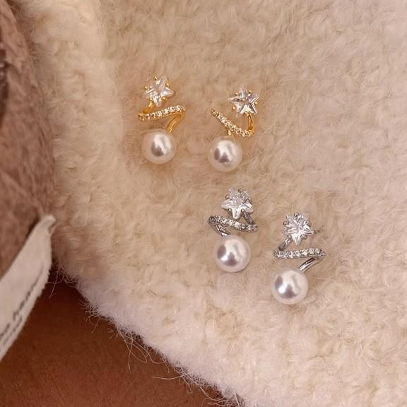 Silver Needle Zirconia Stud Earrings - Korean Style, Fashionable, Light Luxury, High-End Feel with Pearl Design.