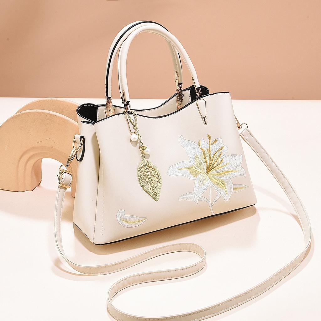 New High-end Embroidered Shoulder Bag for Middle-aged and Elderly Women As A Mother's Day Gift