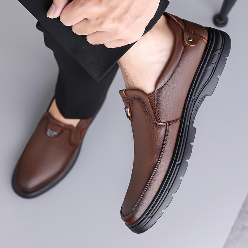 Men's Shoes Are Comfortable and Breathable, Autumn New One-pedal Men's Leather Shoes Business Casual Versatile Soft + Non-slip Dad Shoes