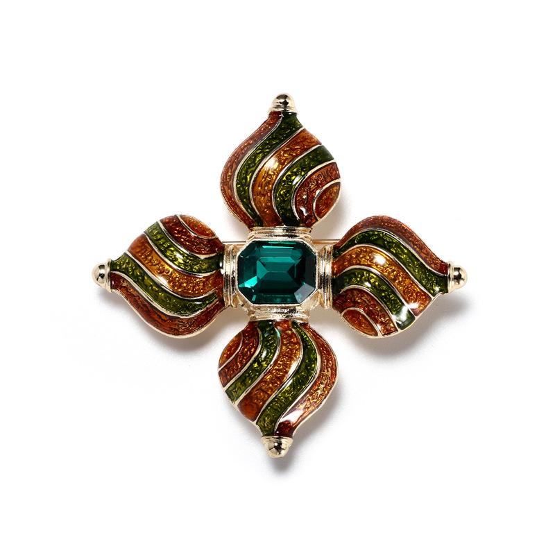 

Retro Baroque Women s Cross Brooch - Elegant, Versatile Corsage Accessory