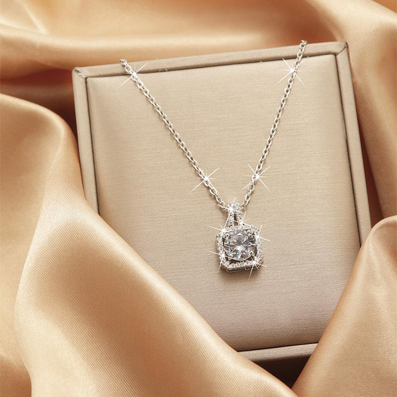 Luxury Shiny Stainless Steel 18k Gold Zircon Heart Butterfly Pendant Necklace Women Boutique Pearl Flower Leaf Necklace for Gift